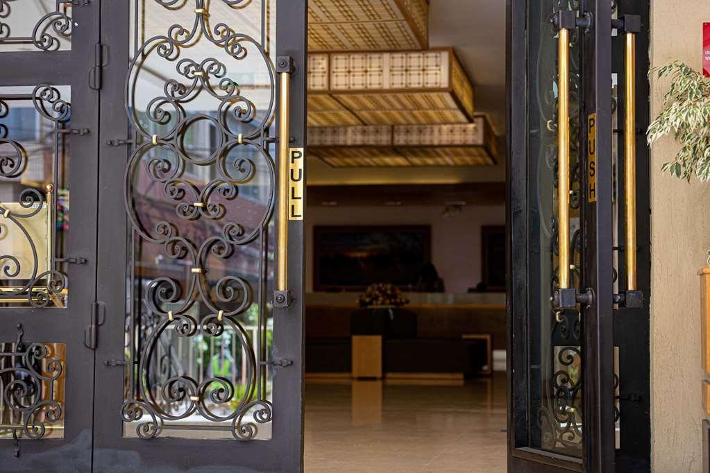Отель Ramada Addis, Аддис-Абеба Интерьер фото