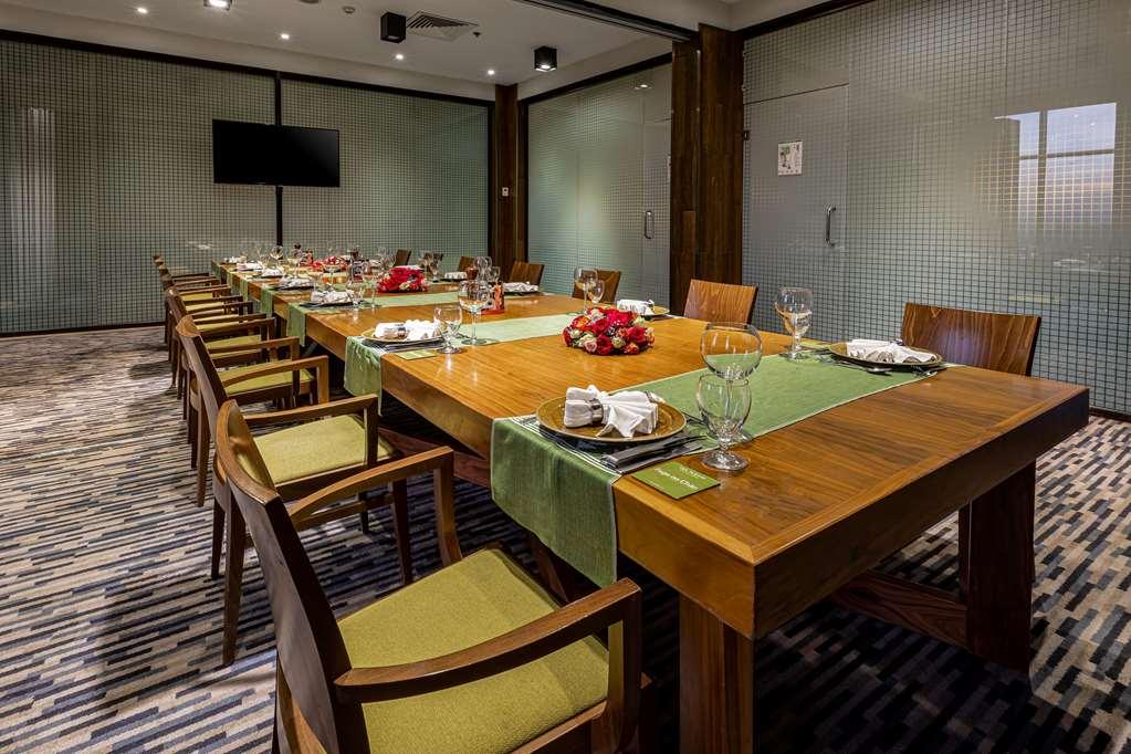 Отель Ramada Addis, Аддис-Абеба Ресторан фото